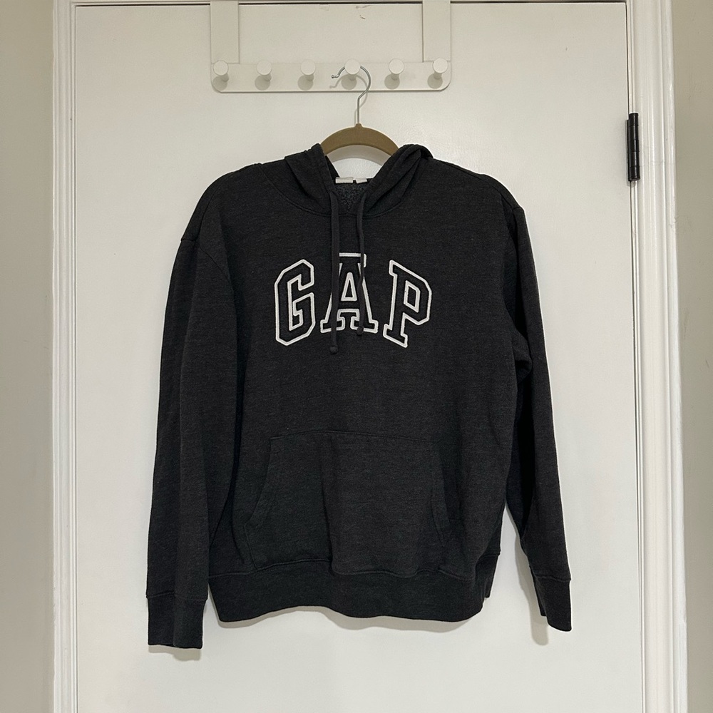 🔥🔥 GAP Charcoal Hoodie!! 🔥🔥